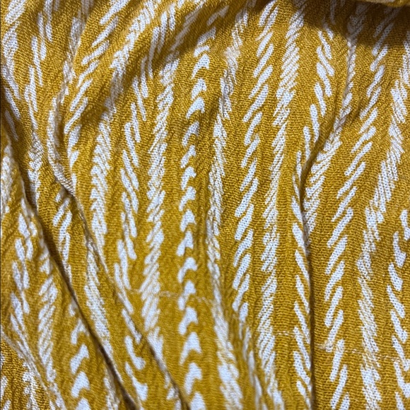 Yellow Striped romper - Picture 4 of 4